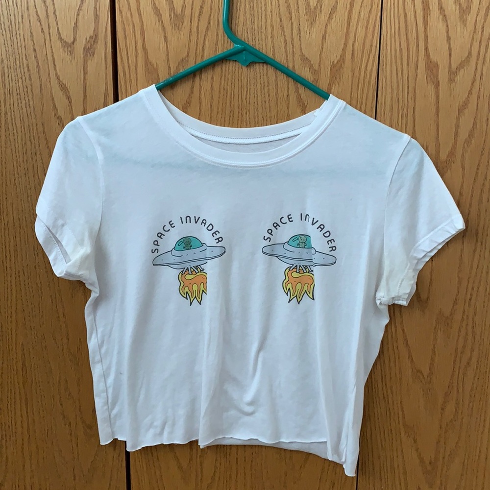White ‘space invaders’ cropped t-shirt